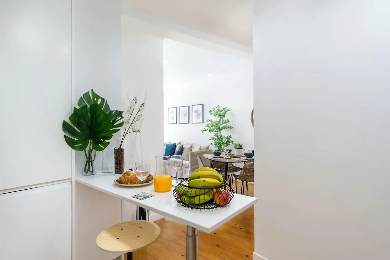Lovelystay - Traditional Alfama View Lisbon Portugal