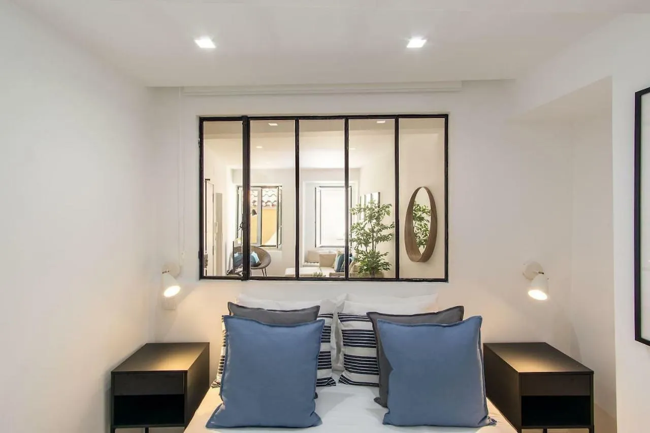 Lovelystay - Traditional Alfama View Lisbon