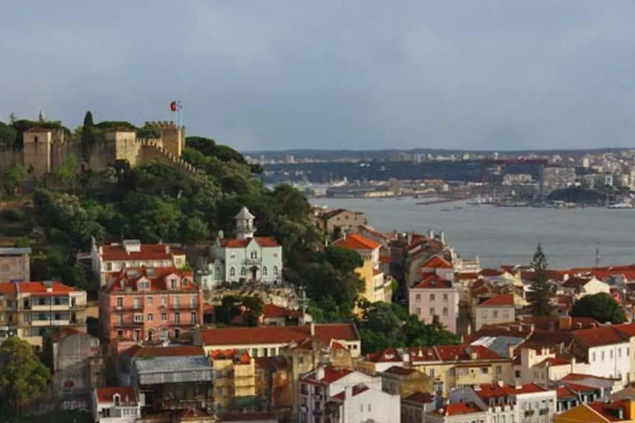 Lovelystay - Traditional Alfama View Lisbon 0*,  Portugal